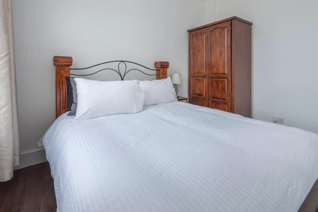 Stunning 3-bed House Apartament