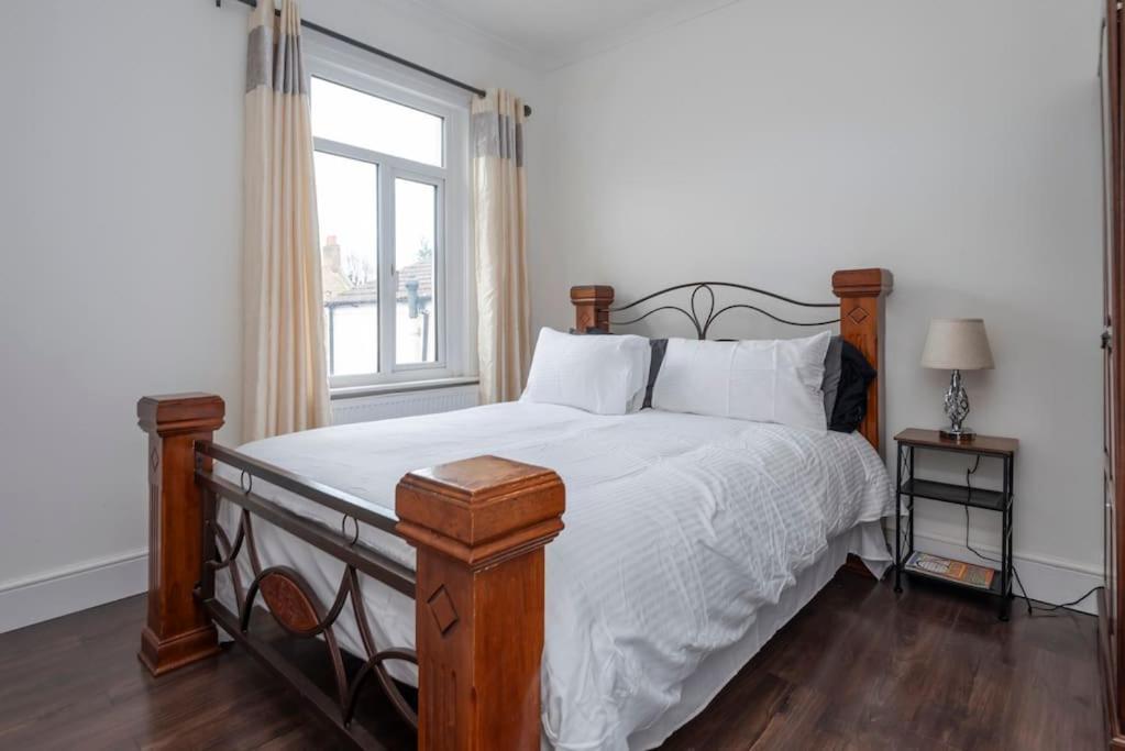 Apartament Stunning 3-bed House *