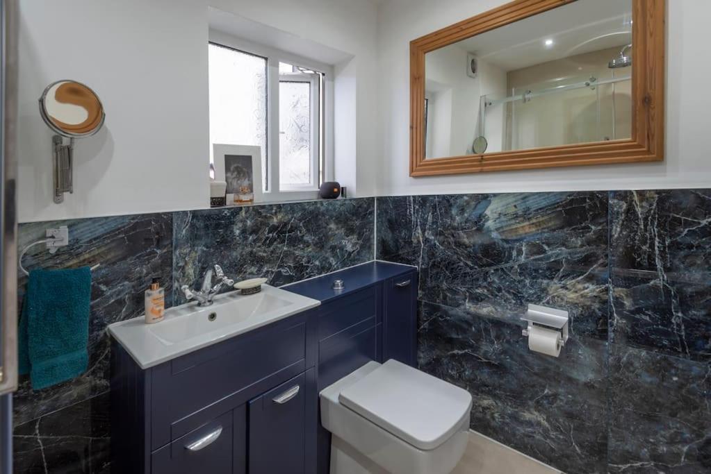 Apartament Stunning 3-bed House Londra